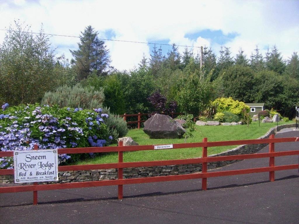 Sneem River Lodge Bed & Breakfast Bagian luar foto