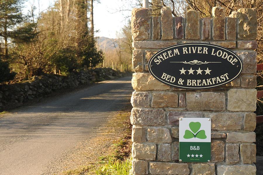 Sneem River Lodge Bed & Breakfast Bagian luar foto